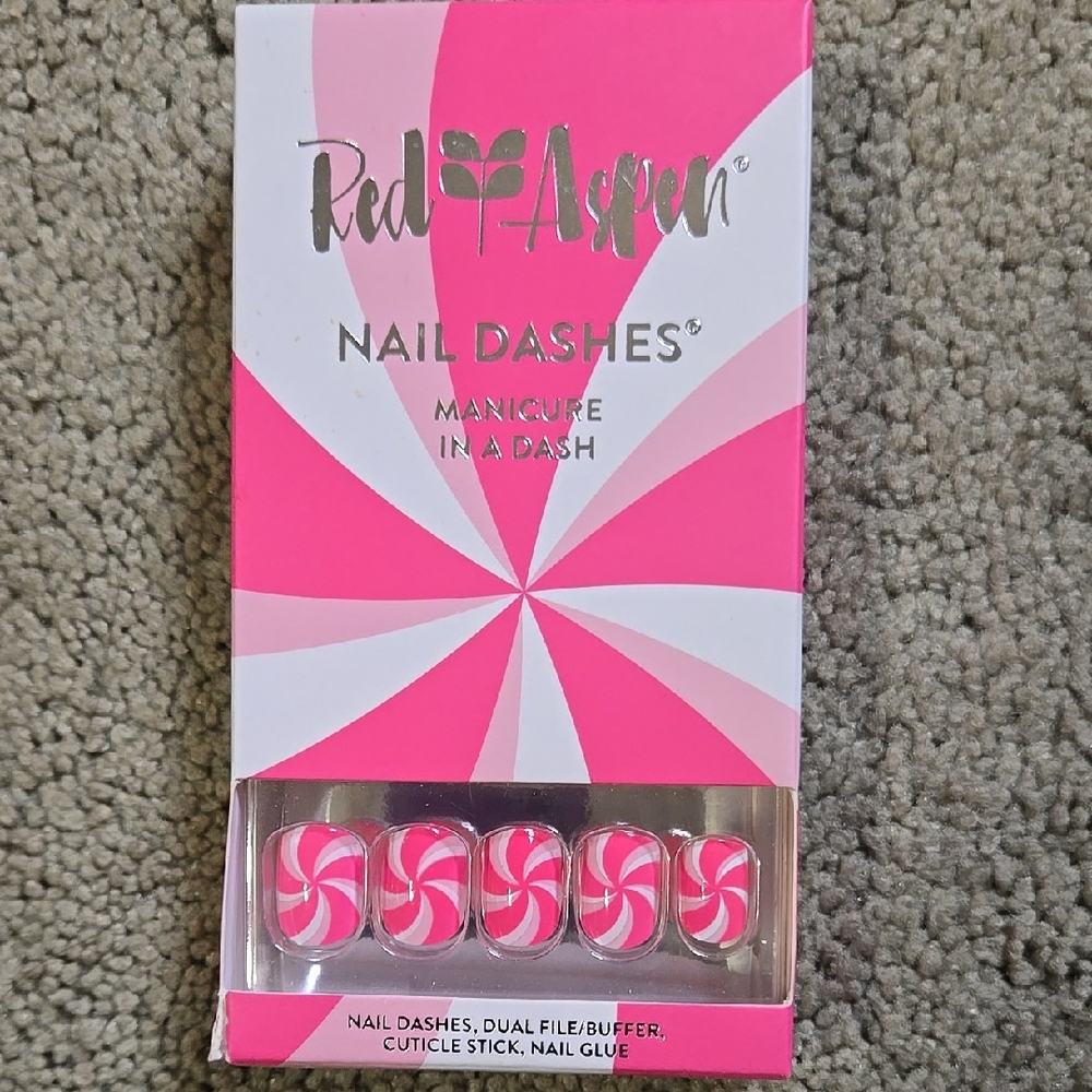 Red Aspen Pink and White Nail Dashes